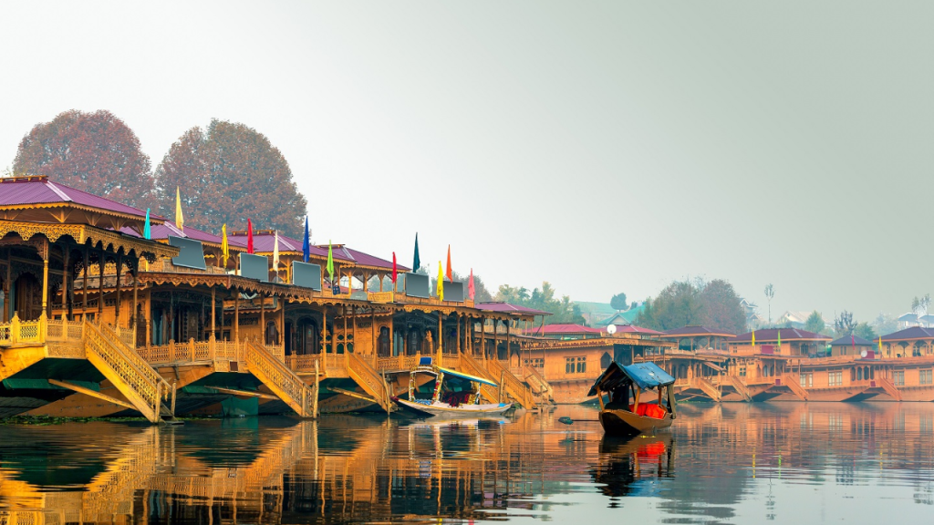 houseboat stay