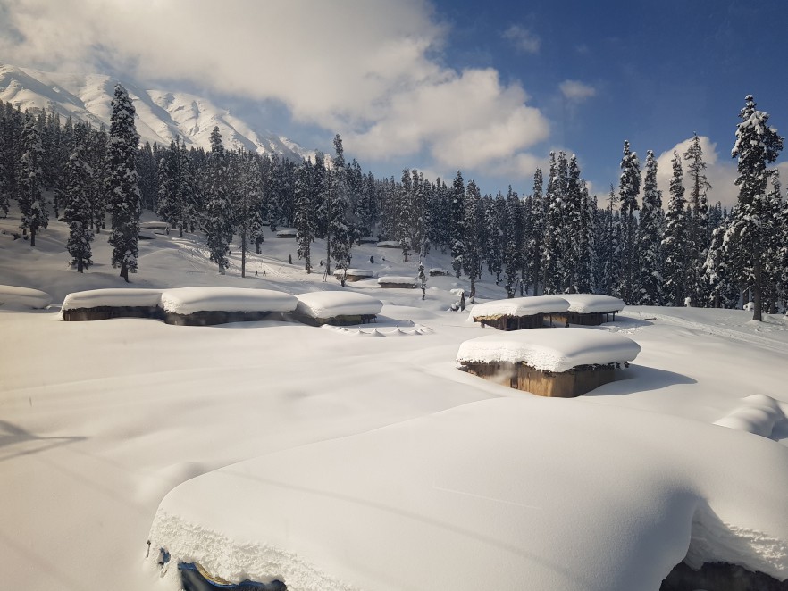 gulmarg huts