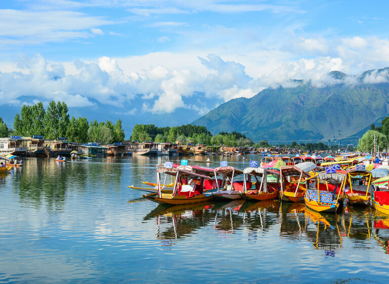 Best Places to Visit in Srinagar - Tourist Places & Things to Explore